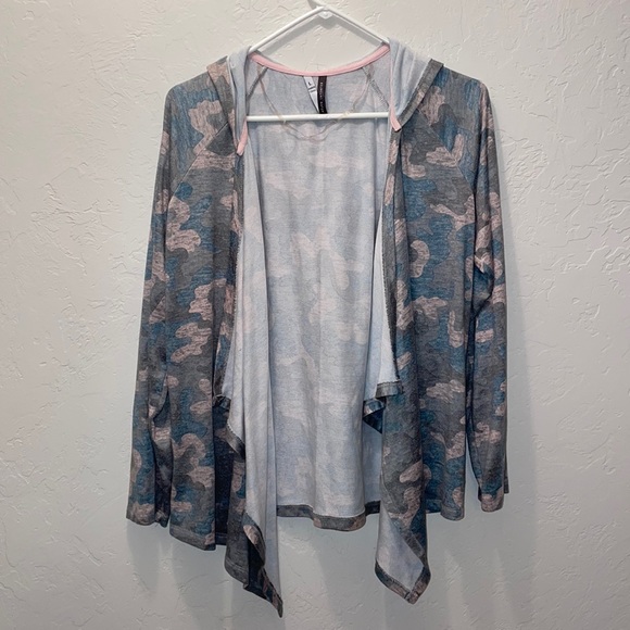 •JACLYN INTIMATES•GRAY/PINK/BLUE CAMOUFLAGE WATERFALL FRONT CARDIGAN SIZE LARGE - Picture 5 of 5